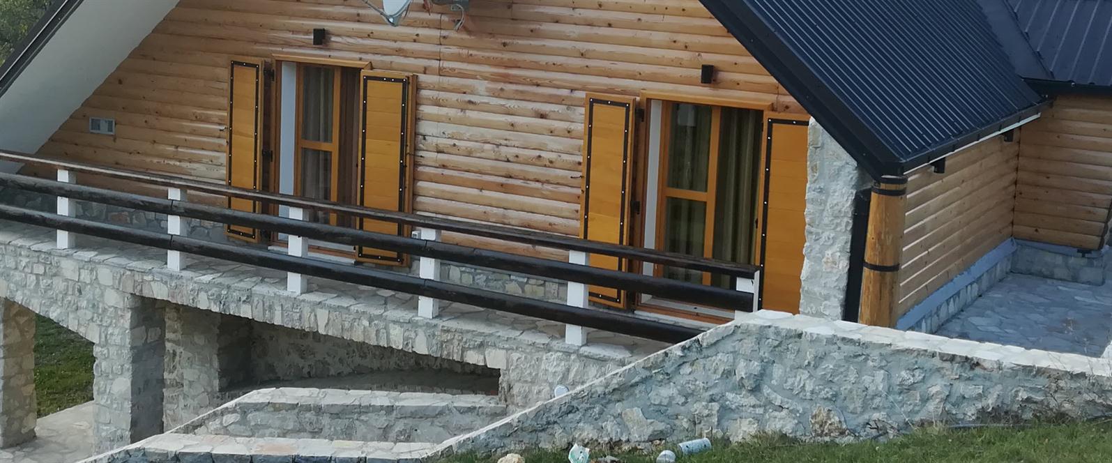 APARTMENTS PLUZINE MONTENEGRO
